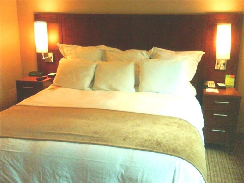 Courtyard By Marriott Chicago Downtown/River North Exteriör bild